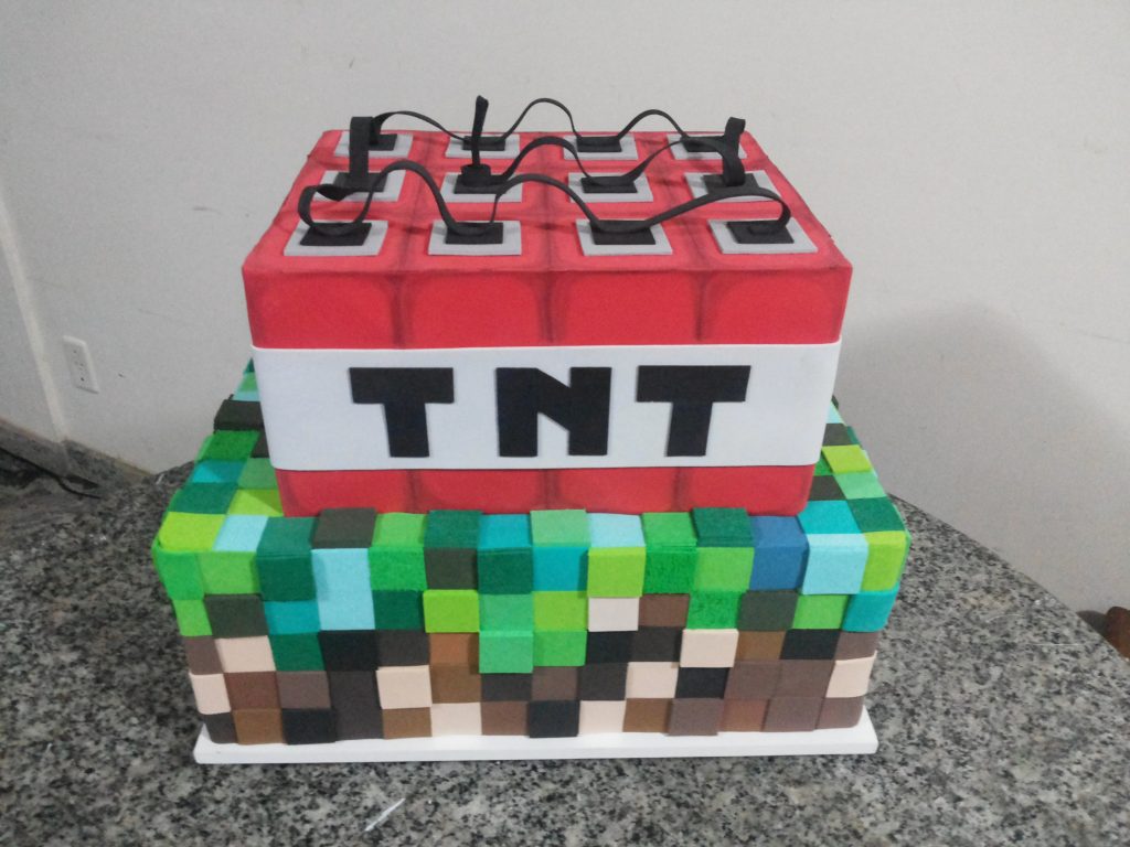 Bolo minecraft tnt verdadeiro e falso