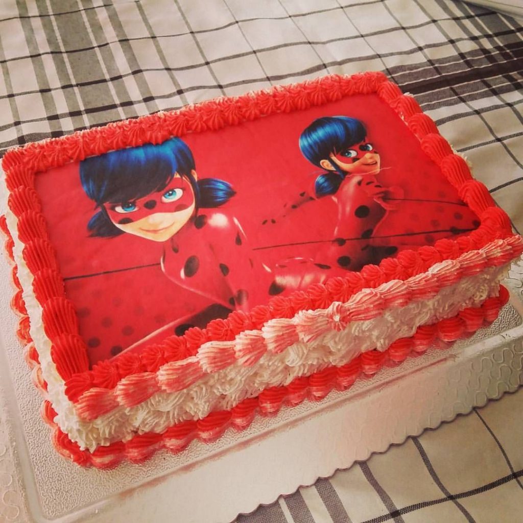 Bolo Ladybug com papel de arroz