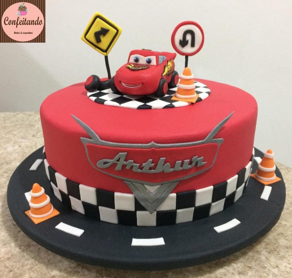 Bolo de Carros: 60+ Inspirações para Festas Infantis