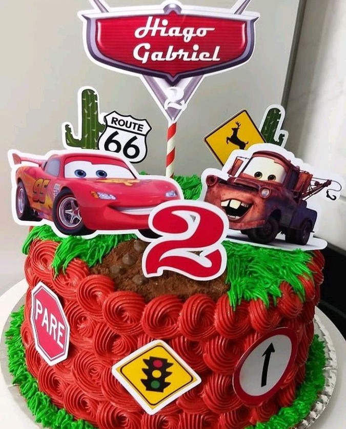 CARROS 🚗 #bolocarros #festacarros #cake #cakeart #cakelover #caketopper  #cak…  Bolo carros, Bolo de aniversário de carros, Decoração de festa  infantil tema carros