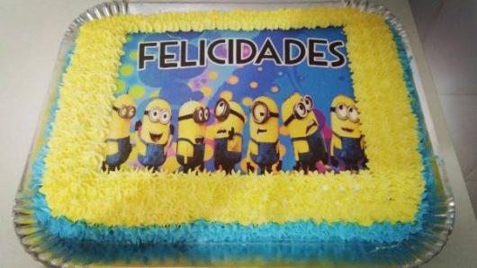 Bolo dos minions quadrado