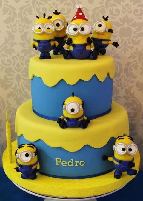 Bolo dos minions com topper