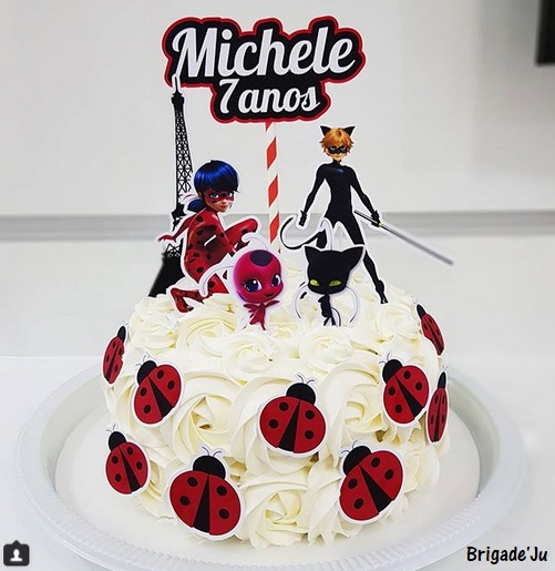 Bolo Ladybug simples de 1 andar com chantilly