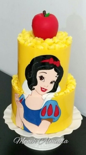 BOLO BRANCA DE NEVE 3 ANDARES 💖 