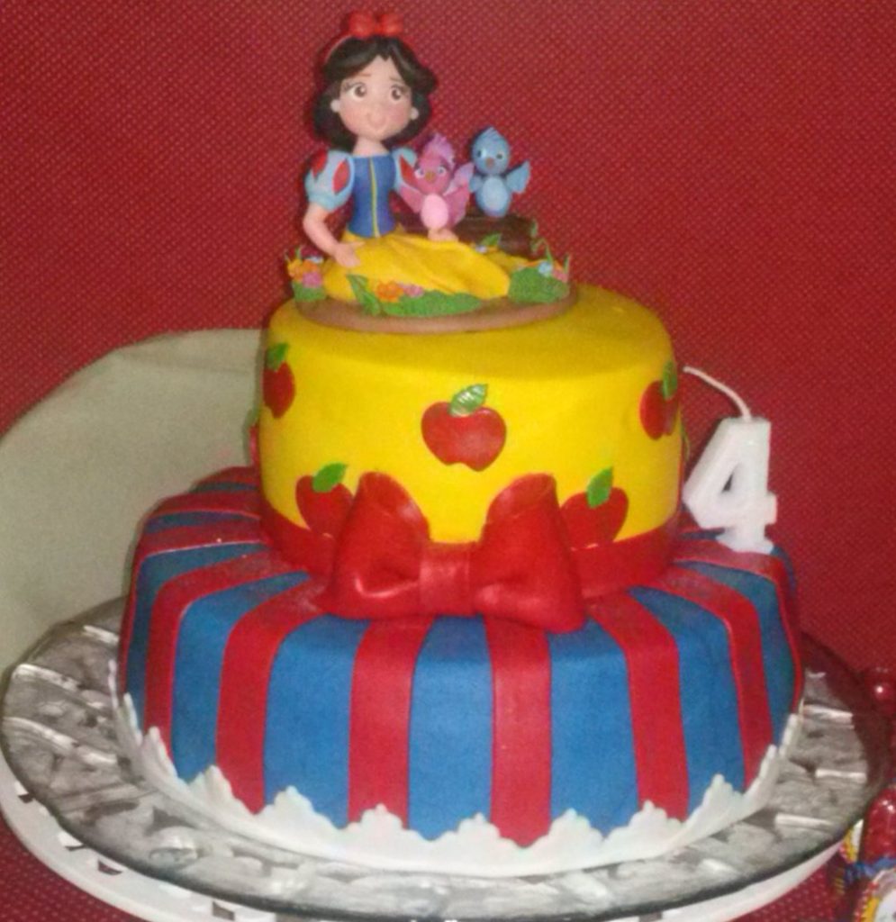 bolo branca de neve pasta americana