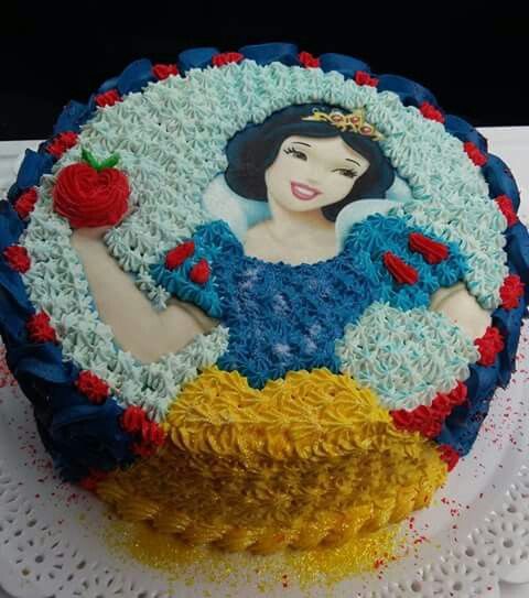 bolo branca de neve chantilly