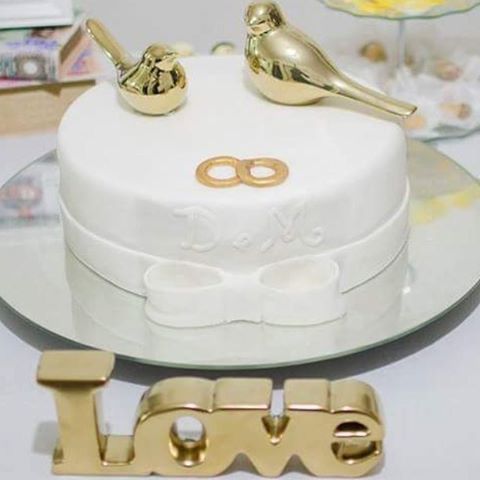bolo de noivado com aliança