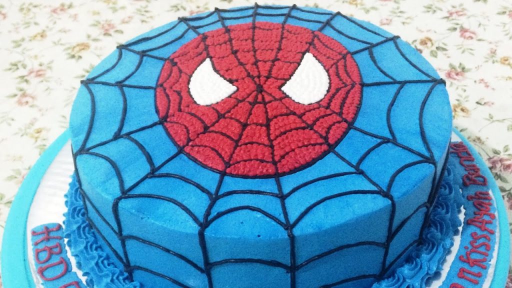 bolo do homem aranha de chantilly