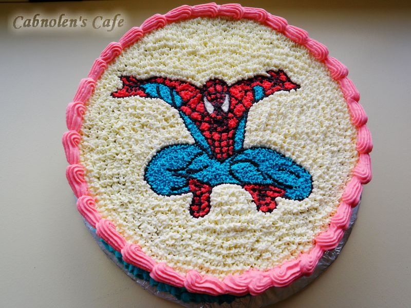 bolo do homem aranha de chantilly