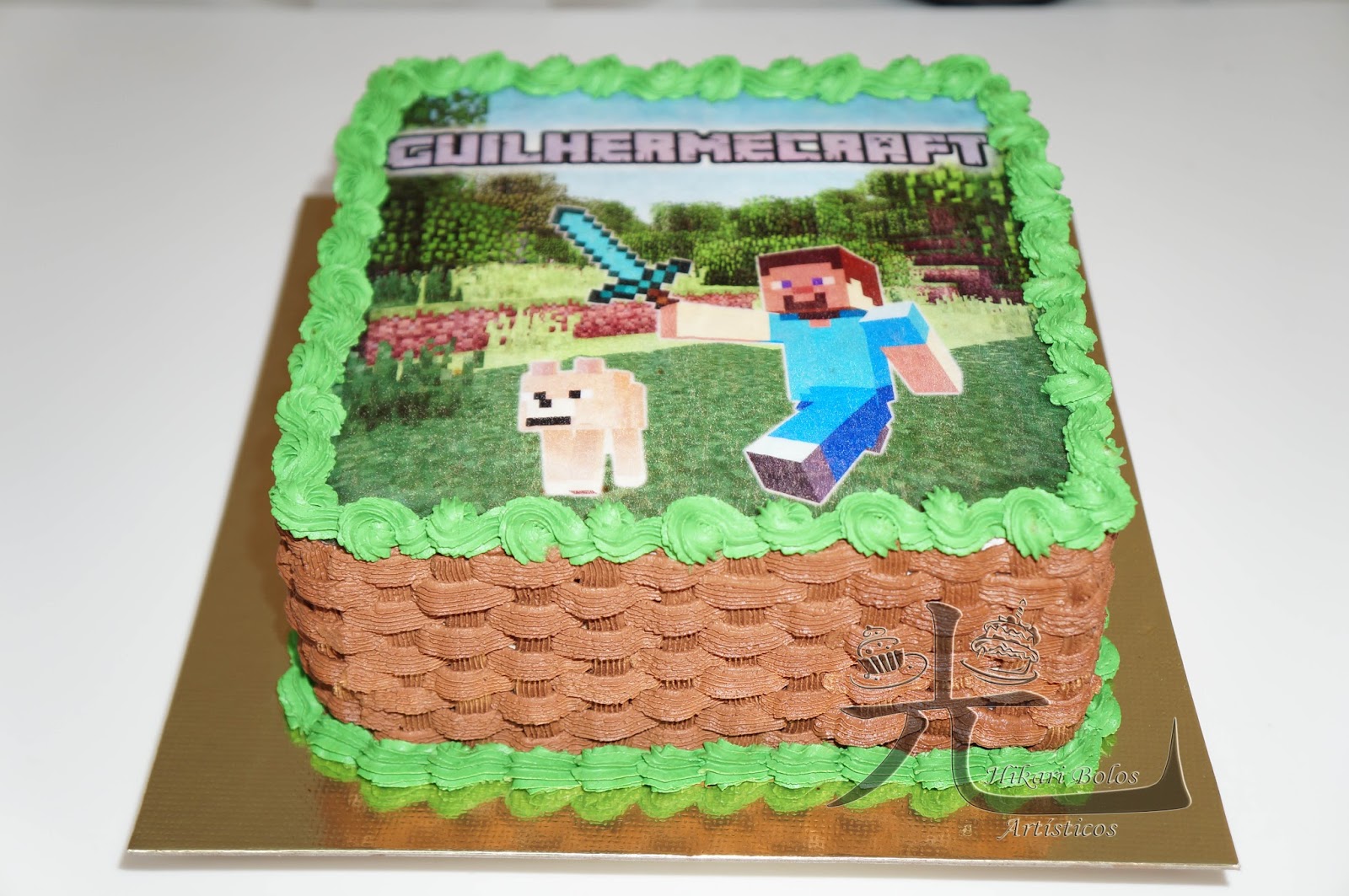 Confeitando bolo minecraft c/ papel arroz especial 