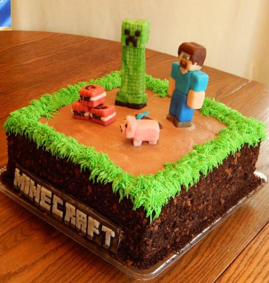 Celia Bolos Confeitados - As crianças adoram um jogo ou desenho e um bolo  no tema Minecraft faz um super sucesso! ☎️3336-9394 Bolos a partir de  38,00$ o kilo. #minecraft #bolosdeaniversario #festa