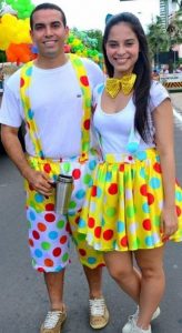 Fantasia de casal para o carnaval