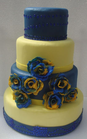 bolo azul e amarelo