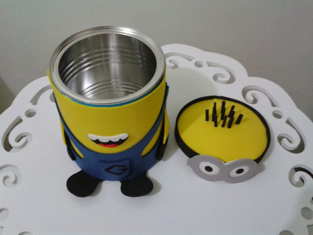 Lembrancinha dos Minions Com lata de leite