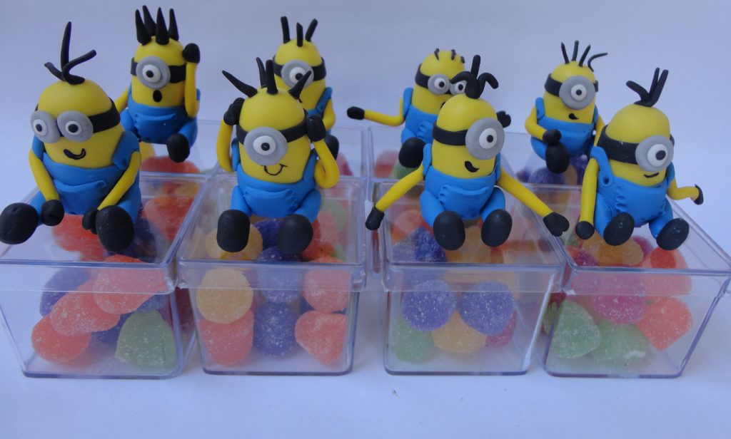 Lembrancinhas dos minions de biscuit