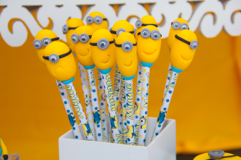 Lembrancinhas dos minions de biscuit