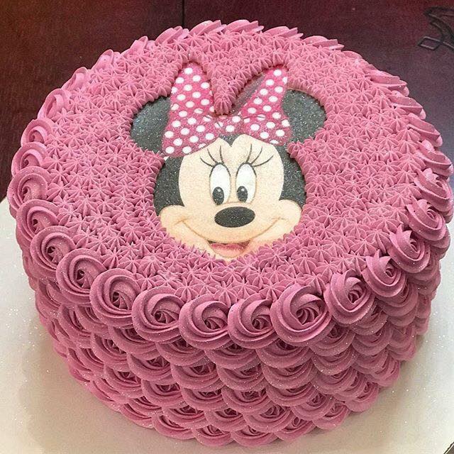 bolo da minnie com chantilly/glacê