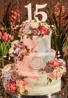 bolo de 15 anos com flores