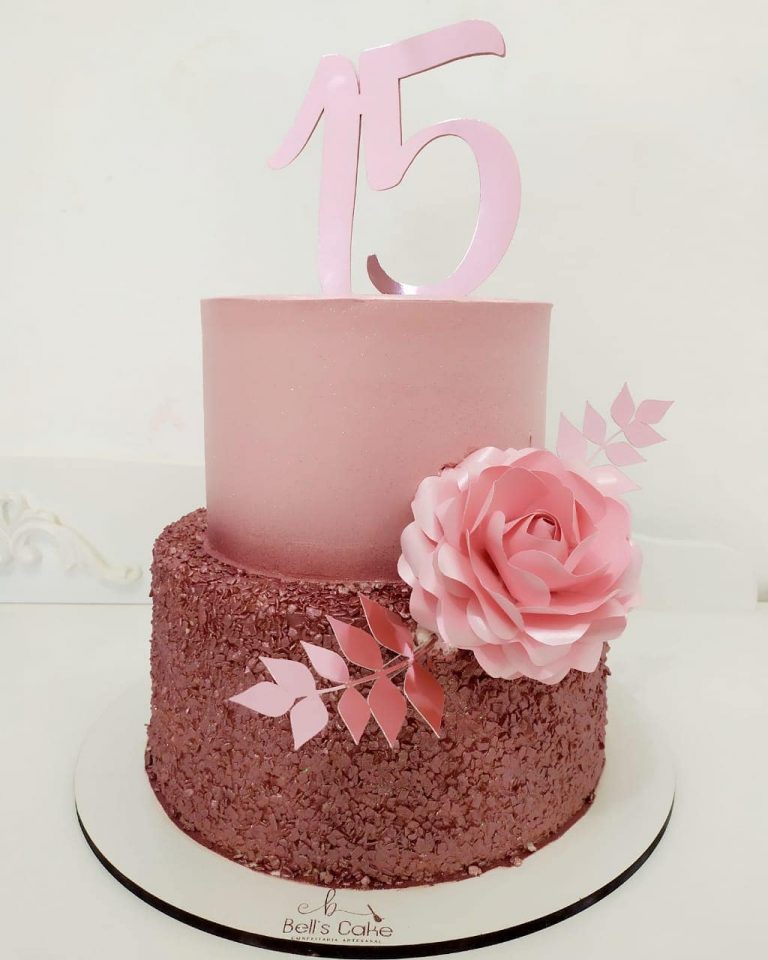 Bolo de 15 anos: + de 130 bolos encantadores e modernos