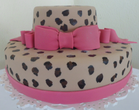 Bolo de oncinha rosa