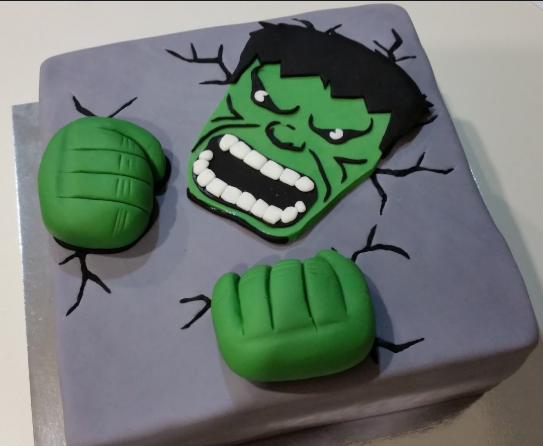 Bolo do hulk quadrado