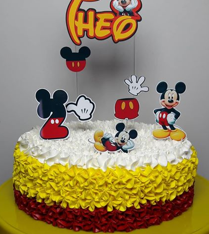 bolo-do-mickey-com-plaquinhas