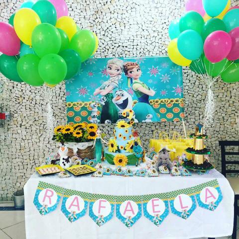 festa frozen fever