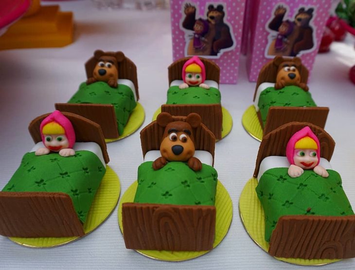 doces para festa marsha e o urso