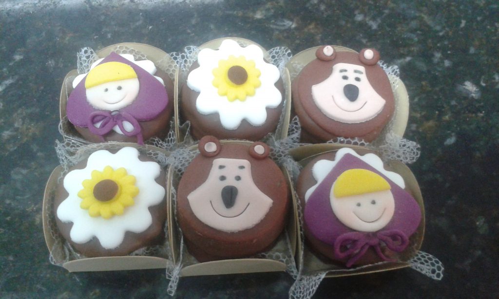 doces para festa marsha e o urso