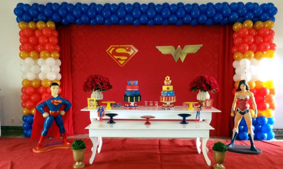 festa do super homem e mulher maravilha