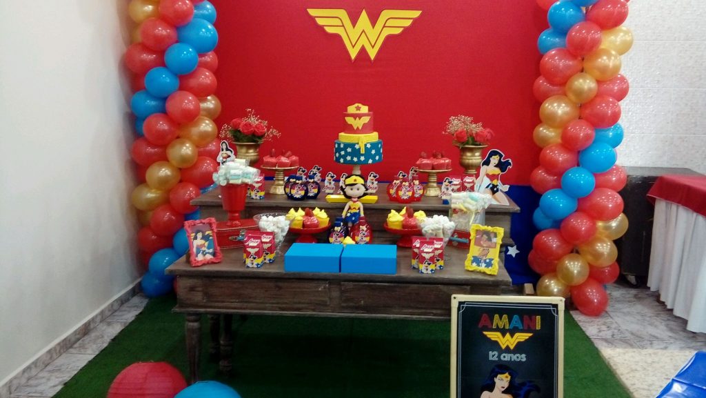 festa do super homem e mulher maravilha