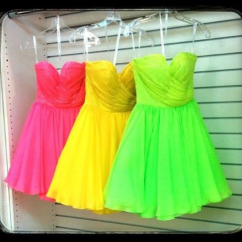 vestido para festa neon