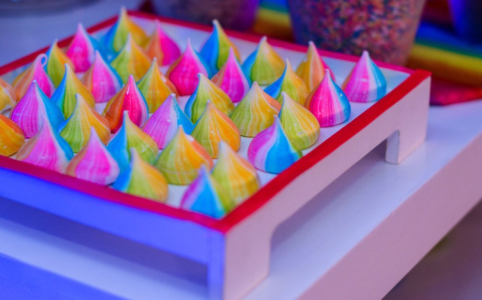 doces para festa neon