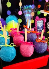 doces para festa neon