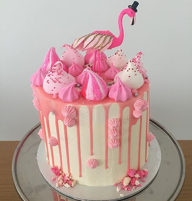 round flamingo cake