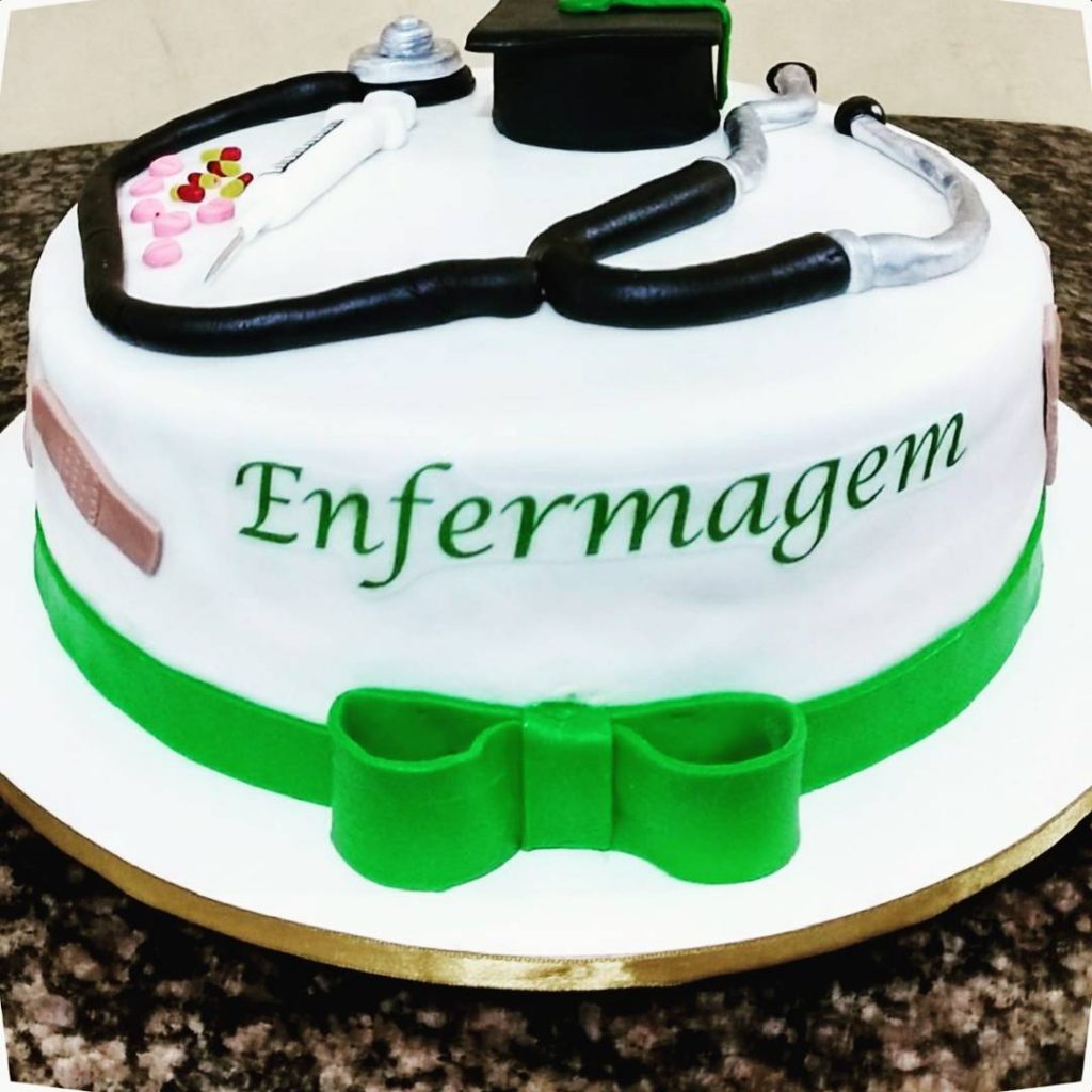 bolo de formatura enfermaria