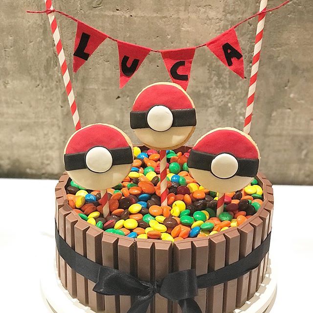 bolo pokemon kit kat