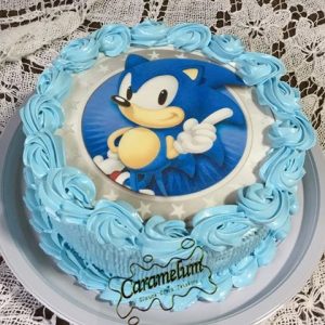 Bolo do sonic com papel arroz