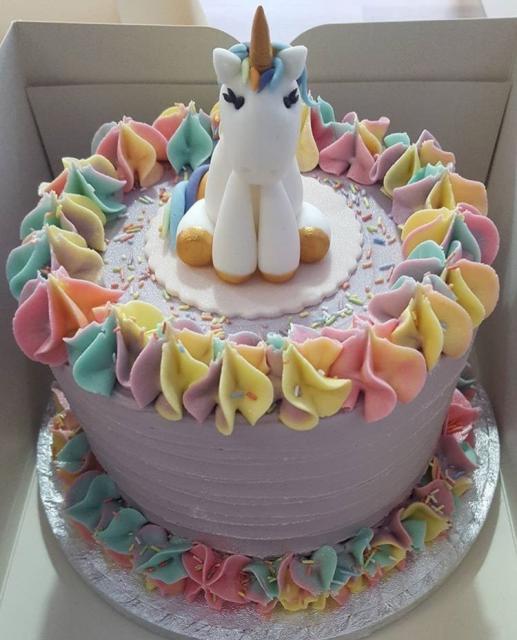 bolo unicornio chantilly redondo