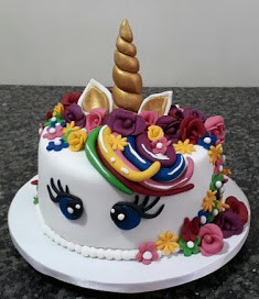 bolo unicornio chantilly redondo