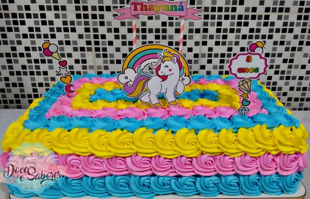bolo unicornio chantilly colorido