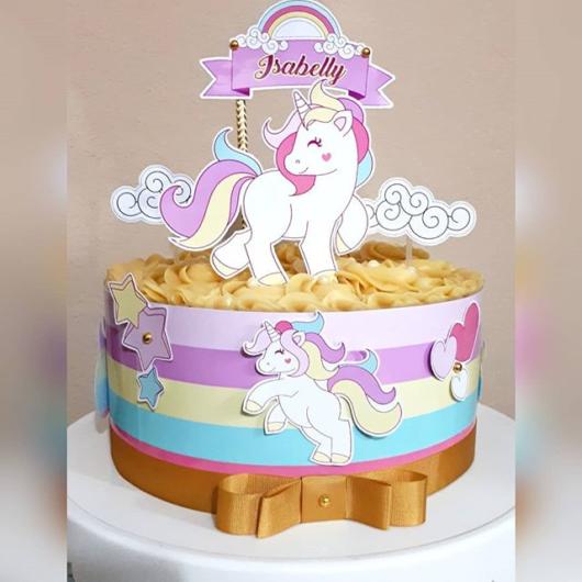 bolo unicornio chantilly com topper