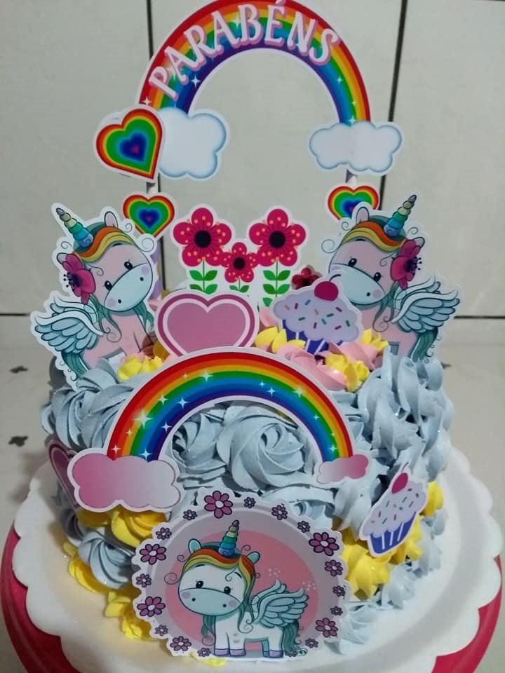 bolo unicornio chantilly com topper