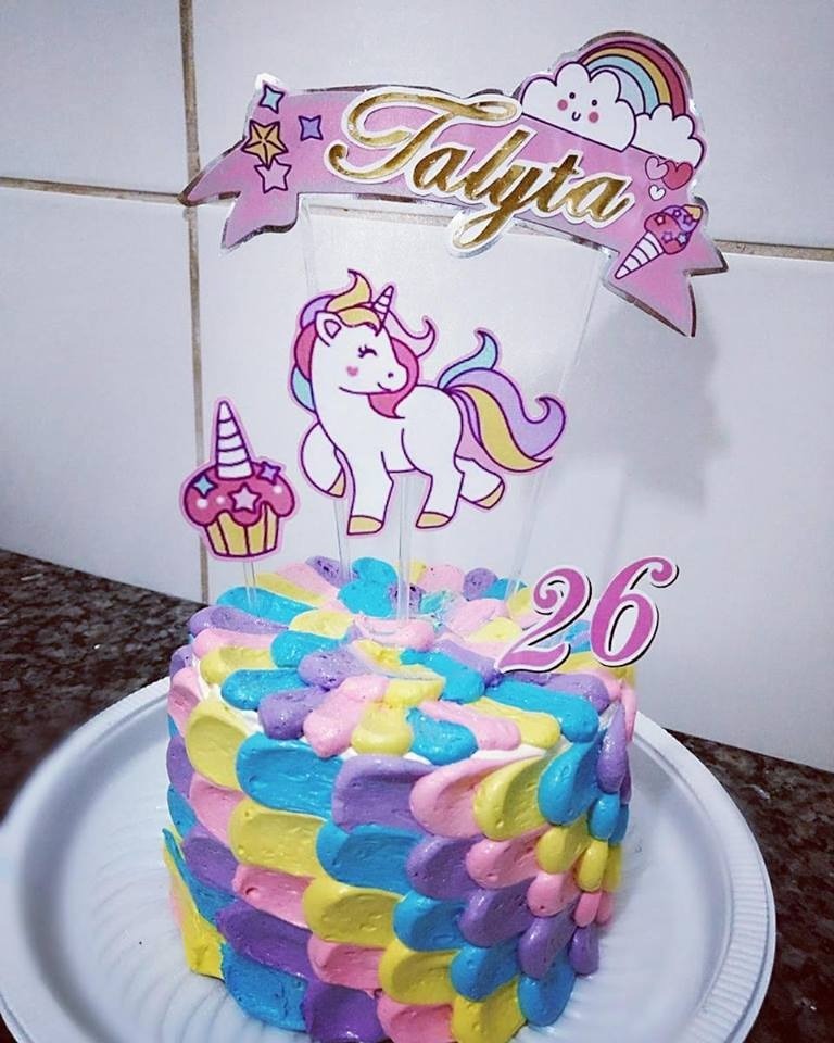 bolo unicornio chantilly com topper