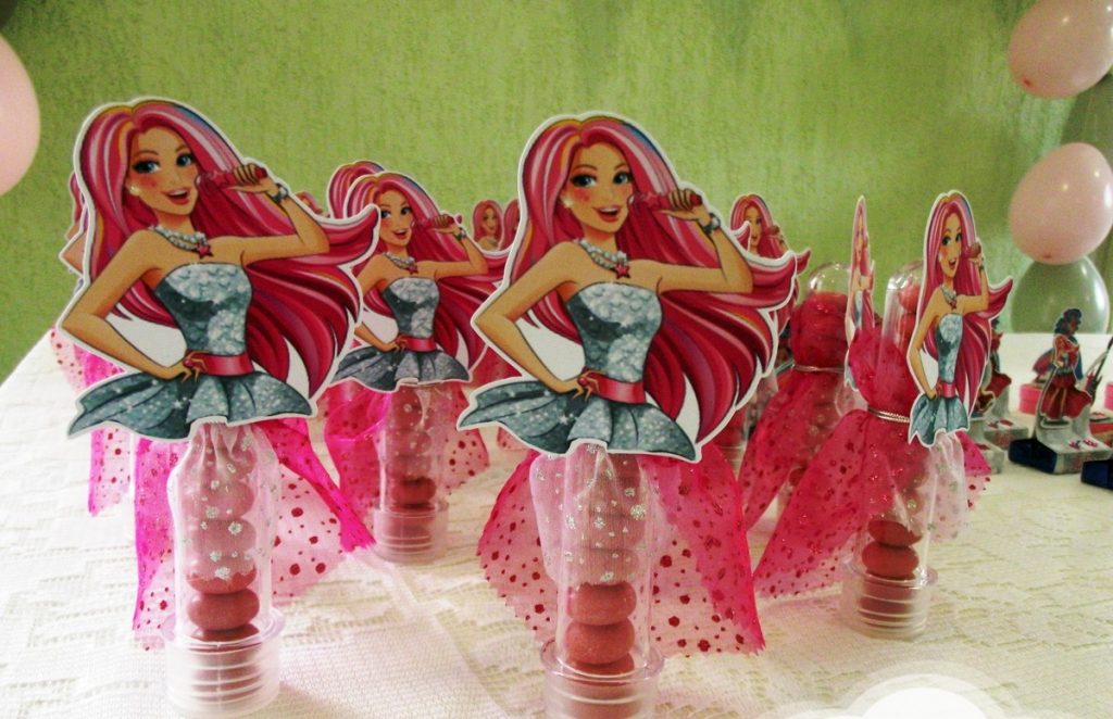 lembrancinha da barbie tubete