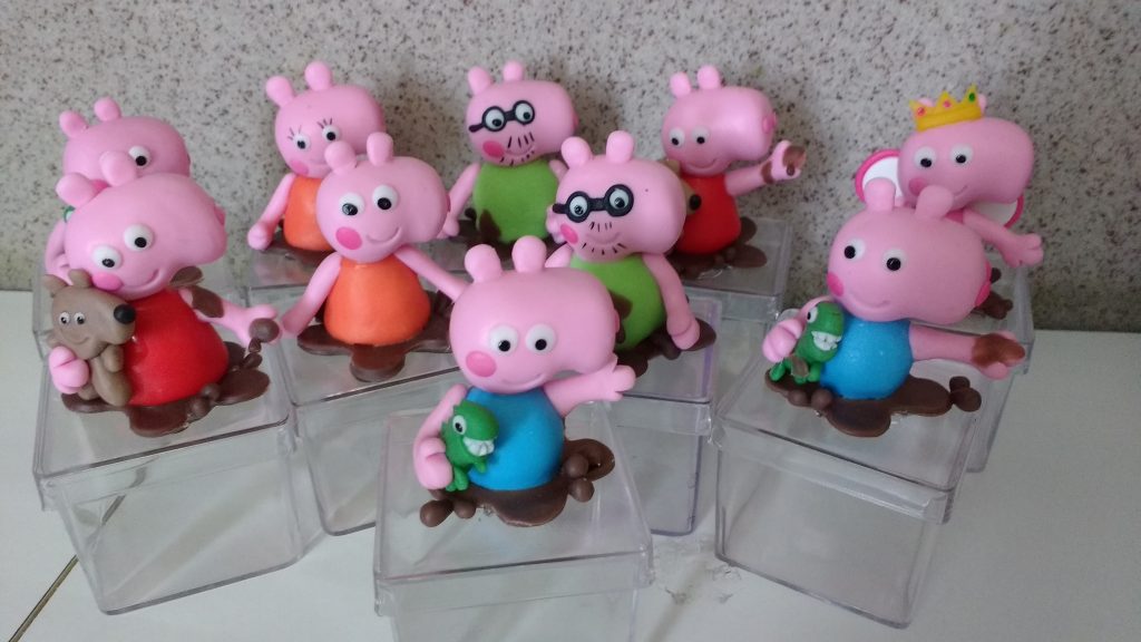 lembrancinha peppa pig em biscuit