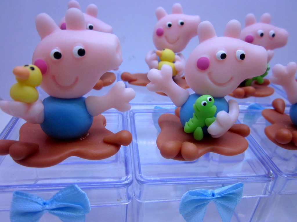 lembrancinha peppa pig em biscuit