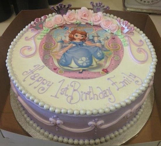 bolo decorado com chantilly princesa sofia