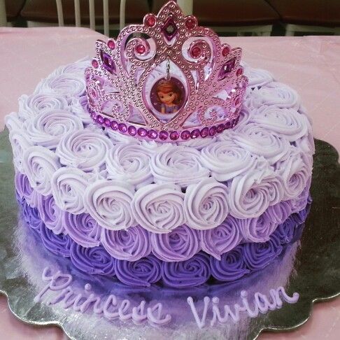 bolo decorado com chantilly princesa sofia
