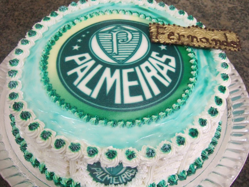 bolo do palmeiras com chantilly